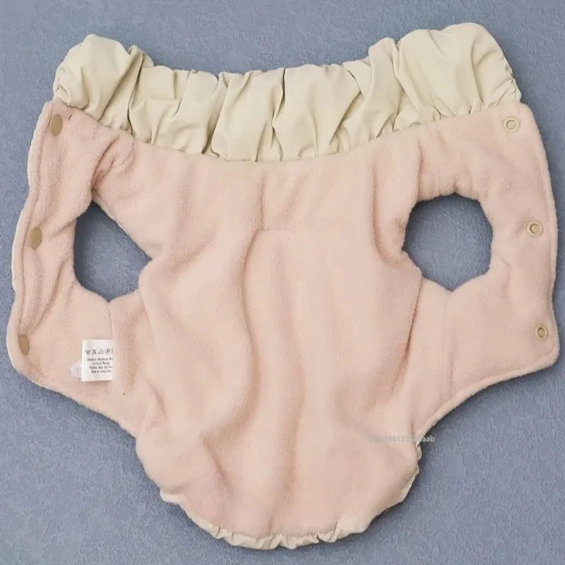 Détail du col en fausse fourrure