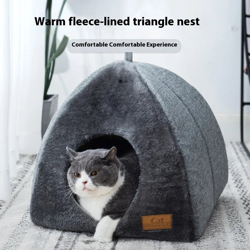 Nid triangulaire Velours en polaire chaude avec un chat